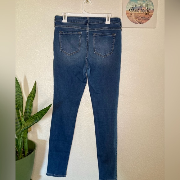 Old Navy Rockstar Jeans - Picture 3 of 6